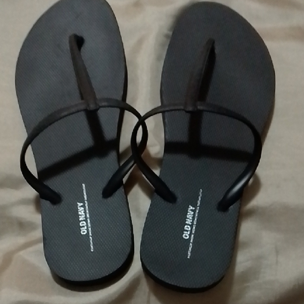 Old Navy Black Flip-Flops